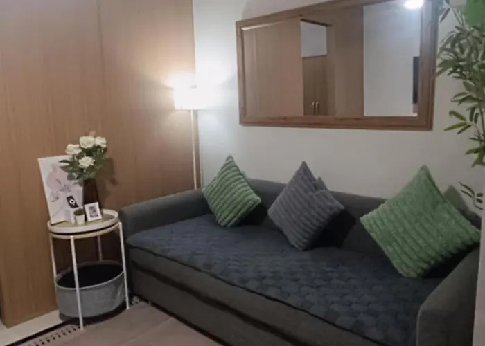 Bed & Breakfast Cozy Space At Red Makati