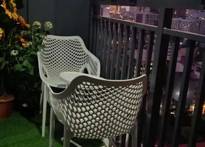 Cozy Space At Red Makati