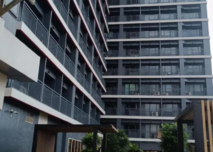 Cozy Space At Red Makati *