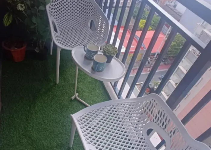 Cozy Space At Red Makati Bed & Breakfast Manila