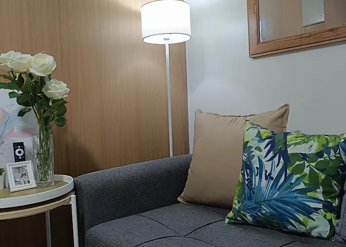 Cozy Space At Red Makati Bed & Breakfast *